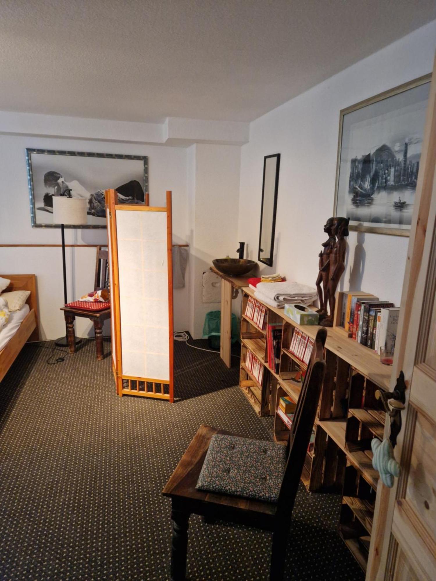 Grosses Gemuetliches Zimmer Mit Eigener Dusche Und Sauna Auf Wunsch Rheinstetten Eksteriør billede