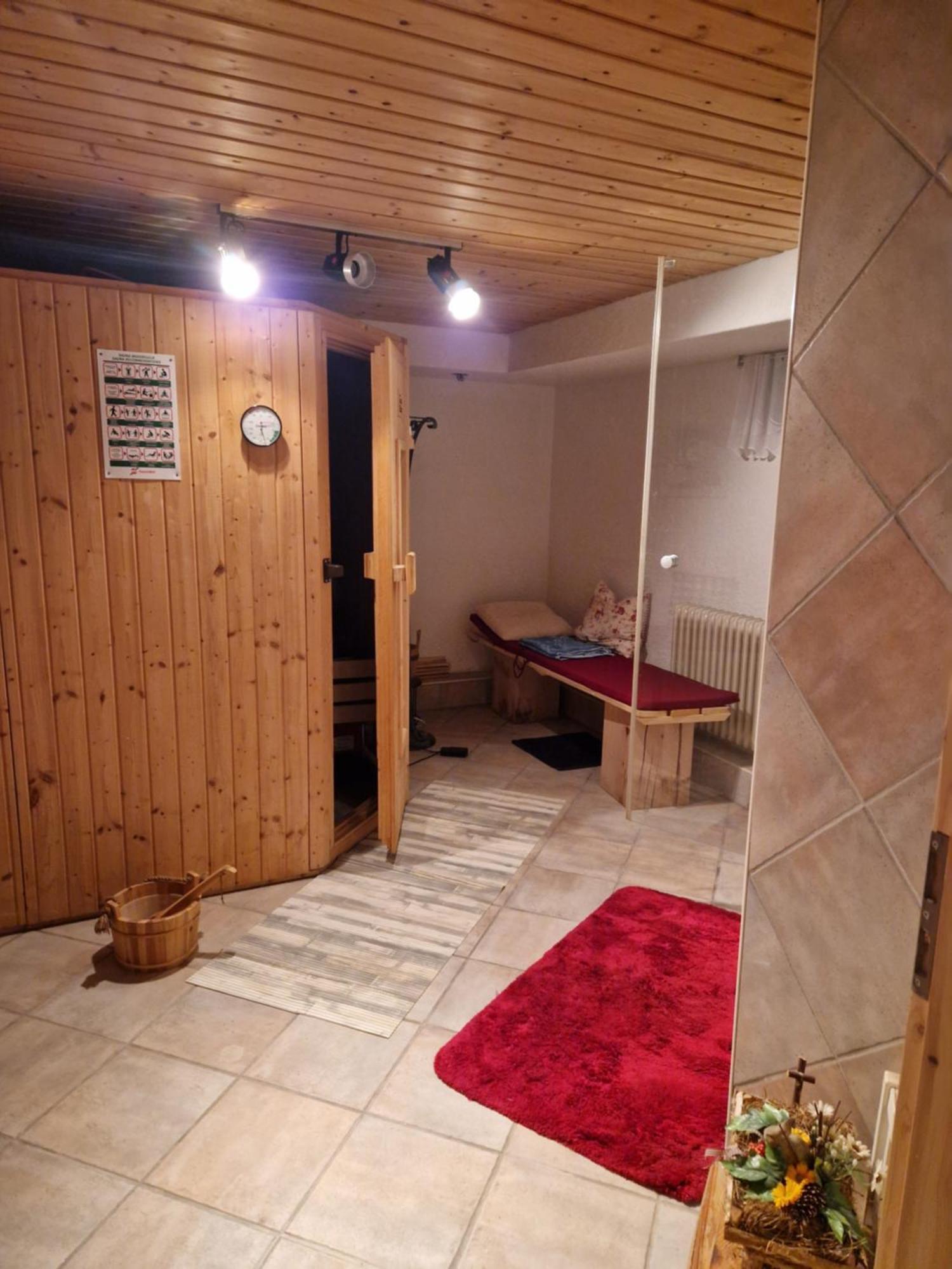 Grosses Gemuetliches Zimmer Mit Eigener Dusche Und Sauna Auf Wunsch Rheinstetten Eksteriør billede